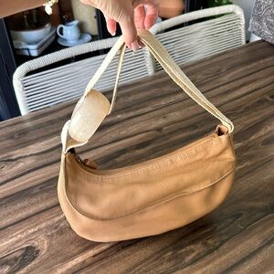 Rodo Tan Leather Shoulder Bag